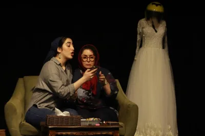 ژاله صامتی همراه دخترش به صحنه بازمی‌گردد
