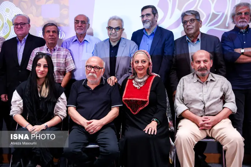 مراسم اهدای نشان درجه یک هنری به علیرضا داوودنژاد