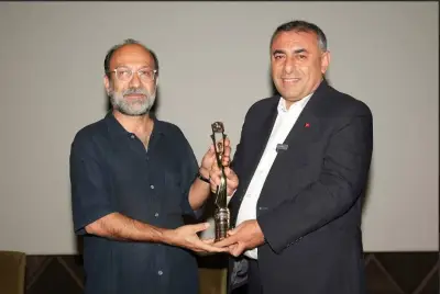 اصغر فرهادی از ترک‌ها جایزه گرفت