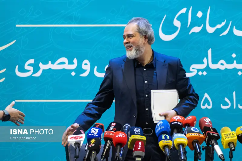 پاسخ‌های فریدزاده درباره معرفی دبیر جشنواره فجر و اکران فیلم نعمت‌الله