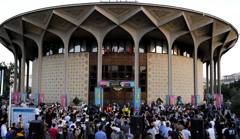 با عروسک‌هایتان به تئاترشهر بروید