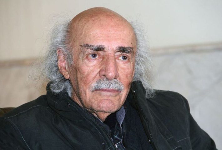 خسرو تئاتر ایران از راز یک هنر شریف نوشت